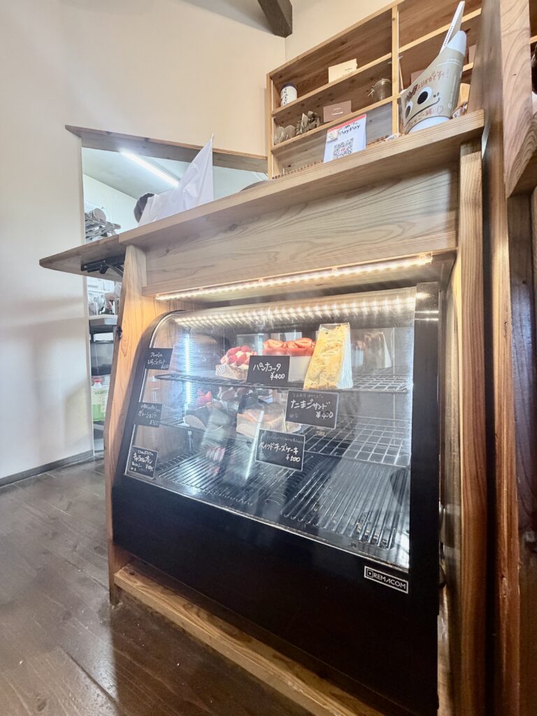 PonteLuce(ポンテルーチェ)のケーキとサンド