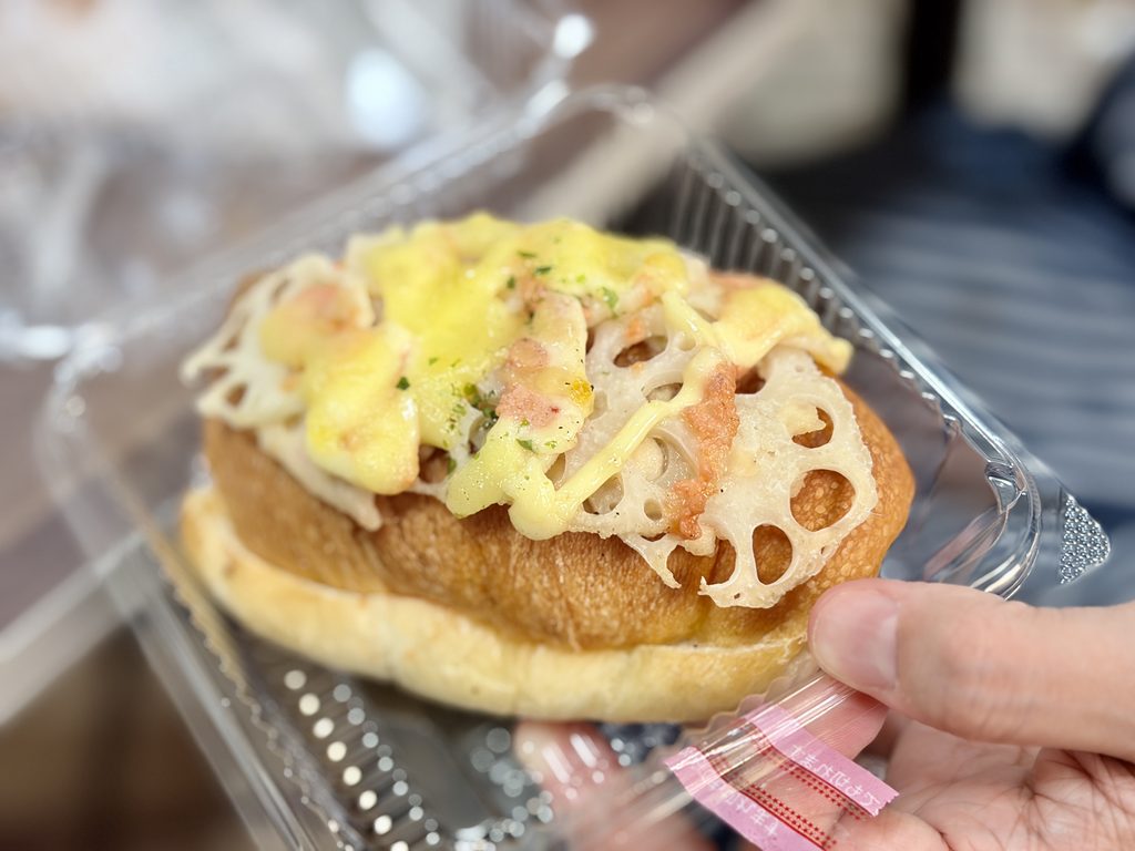 レンコンめんたい 塩パン